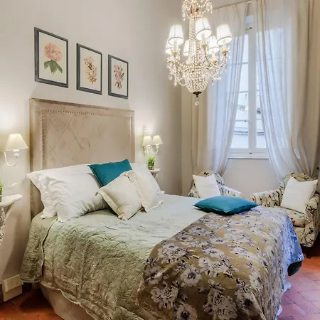 Panoramic Living In The Heart Of